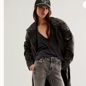 FREE PEOPLE jeans, high-rise w/front pockets size 25